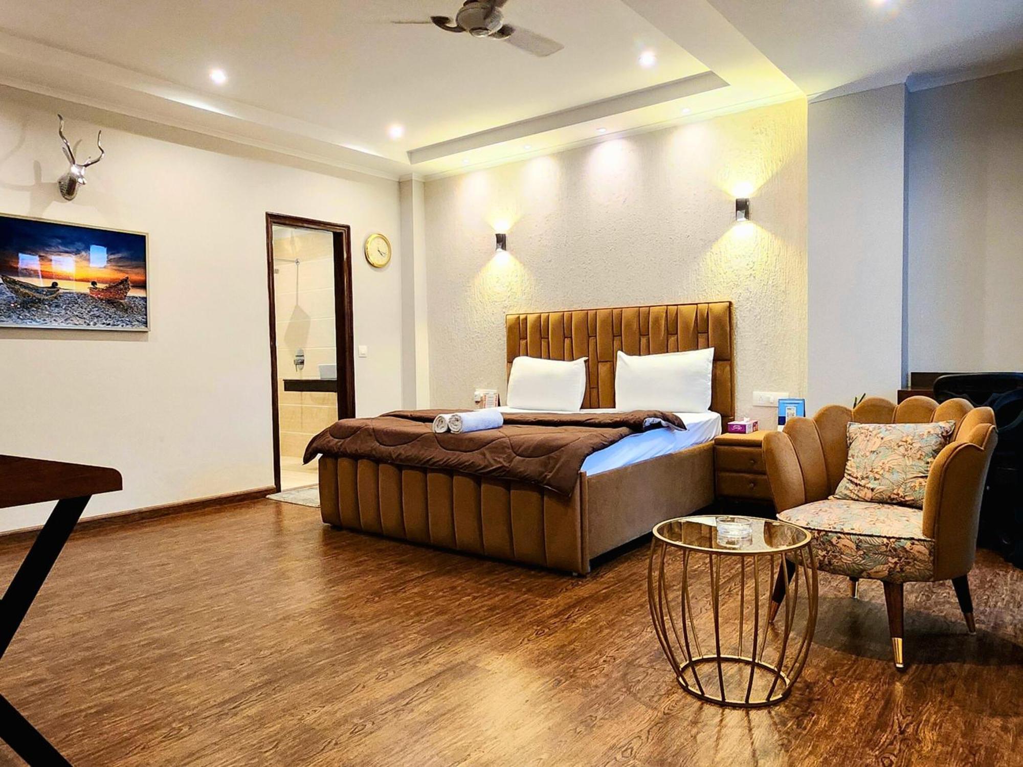Hotel City Premier - Golf Course Road ,Gurgáon Kültér fotó